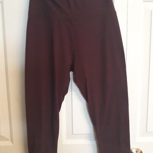 Maroon leggings , perfect condition,  one size